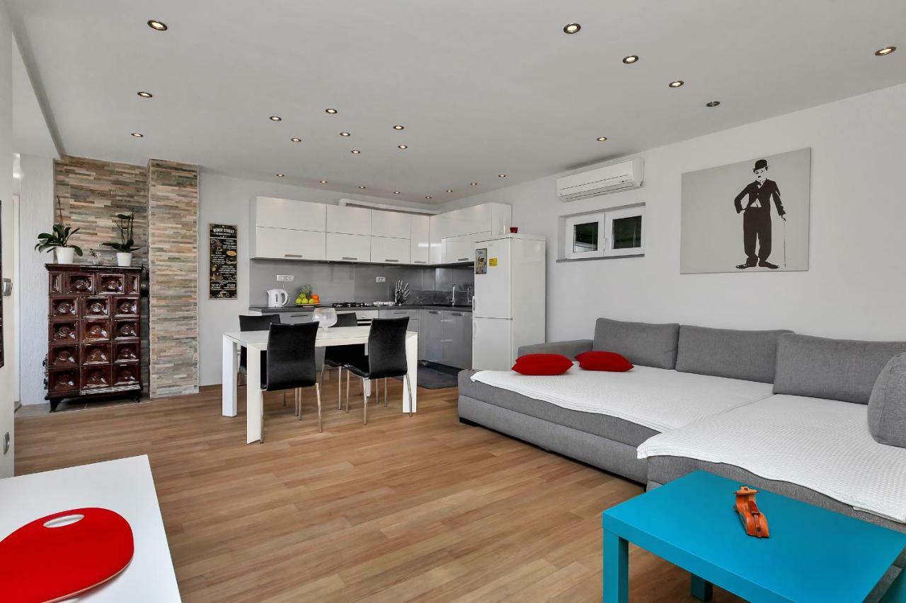 Apartments Buljan Makarska Bagian luar foto