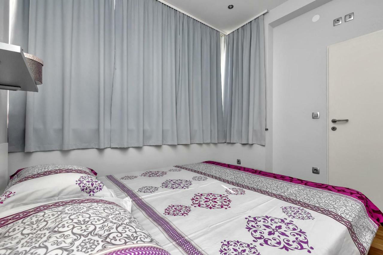 Apartments Buljan Makarska Bagian luar foto