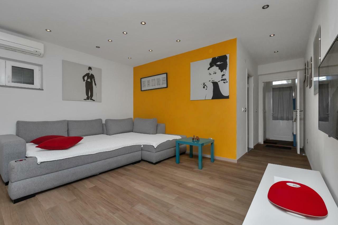 Apartments Buljan Makarska Bagian luar foto